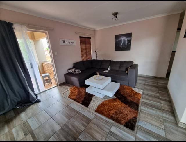 2 BEDROOM TOWNHOUSE FOR SALE IN THERESAPARK